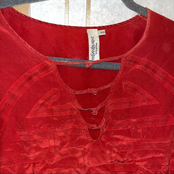 Vintage Yves Saint Laurent %100 silk top - Picture 4 of 9